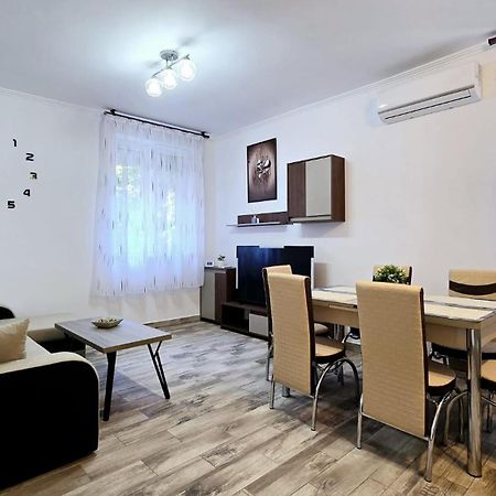 Apartament 3 Camere Hd Χουνεντοάρα Εξωτερικό φωτογραφία